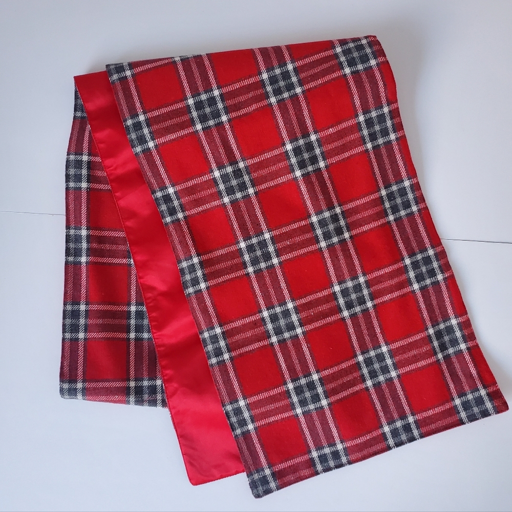 BOUCLAIR Red & Black Tartan Plaid Table Runner Checks Cottage Holiday Decor